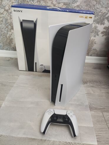 plesteysen: Playstation 5 CFI-1208A En dozumlu sessiz qizmiyan model, ust uste