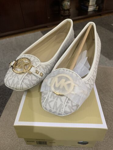 prsluk s: Ballet shoes, Michael Kors, 40