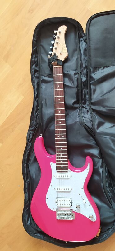 Akustik gitaralar: Electro guitar Stratocaster Cort G250 с системой Тремоло, состояние