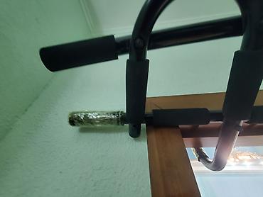 Другие тренажеры: Продаю дверной турник. Состояние: отличное. Комплектация полная: - — 5