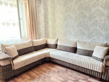 Pufiklər: Künc divan, İşlənmiş, Açılan, Bazalı