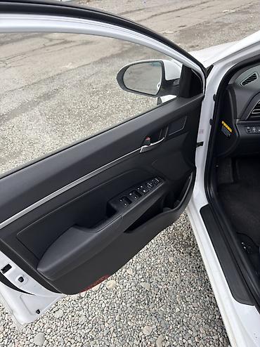 Hyundai: Hyundai Avante: 2019 г., 1.6 л, Вариатор, Бензин, Седан — 6