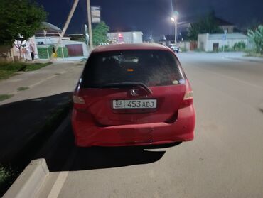 крыло для хонда фит: Автомобиль Honda Fit в кузове хэтчбек красного цвета. Компактный и