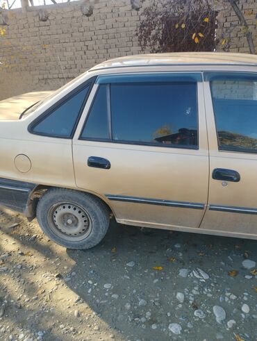 Daewoo: Daewoo Nexia: 2002 г., 1.5 л, Механика, Бензин, Седан