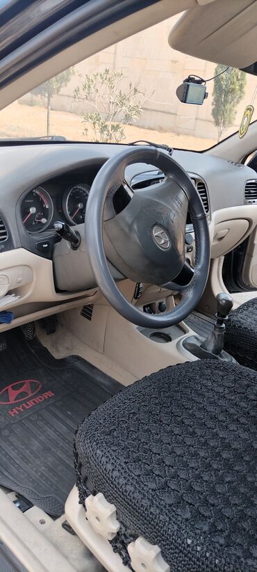 Hyundai: Hyundai Accent: 1.4 l | Sedan — 10