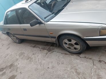 Mazda: Mazda 626: 1989 г., 2 л, Механика, Бензин, Седан