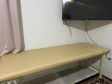 Другие медицинские товары: Цена договорная! Кушетка, массажные и процедурный ношки складываются