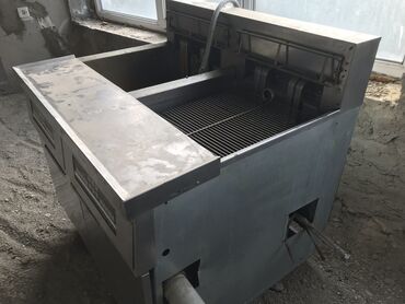 Digər restoran, kafe avadanlığı: Fastud və Burqer restorsnı ücunabsdanlıqlar satılır. Maqdonals — 25