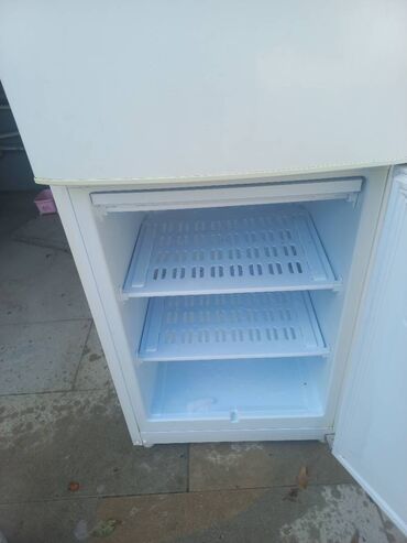 Soyuducular: Soyuducu Pozis 180 hündürülükdə 2 qapılı çürüyü pası yoxdur rəflərində — 8