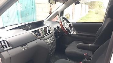 Toyota Voxy: 2004 г., 2 л, Автомат, Бензин, Минивэн — 5