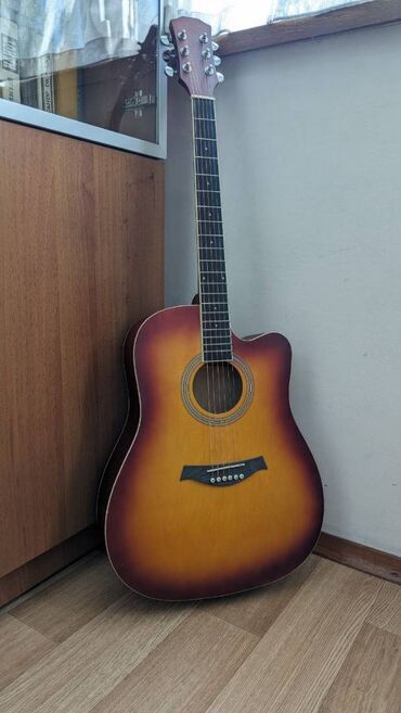 уроки гитары бишкек: Гитара (4/4) в идеальном состоянии. Не пользовались. Чехол в