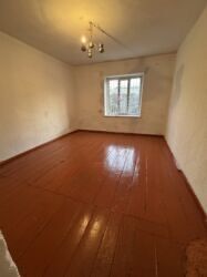 чистый дом: 3 бөлмө, Кыймылсыз мүлк агенттиги, Чогуу жашоосу жок, Эмерексиз