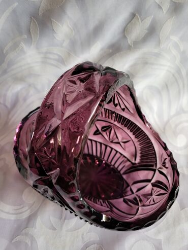 Ostalo posuđe: Korpa nova liveni kristal iz 70ih. ljubicasta. Visina. 14cm — 12