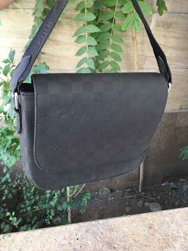 военные формы на прокат: Классическая сумка, Louis Vuitton, Турция, Материал: Искусственная кожа, Регулируемый ремень, Мужские
