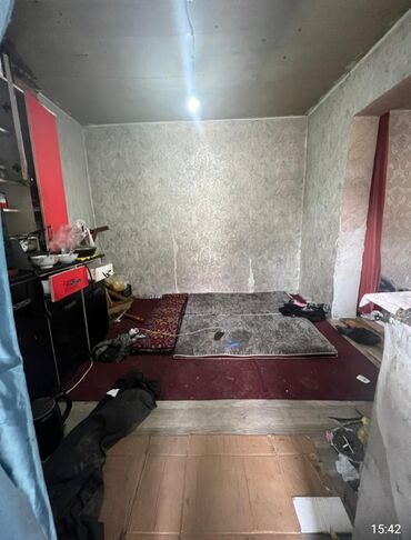 дом с квартирантом: Дом, 104 м², 7 комнат, Агентство недвижимости, Старый ремонт