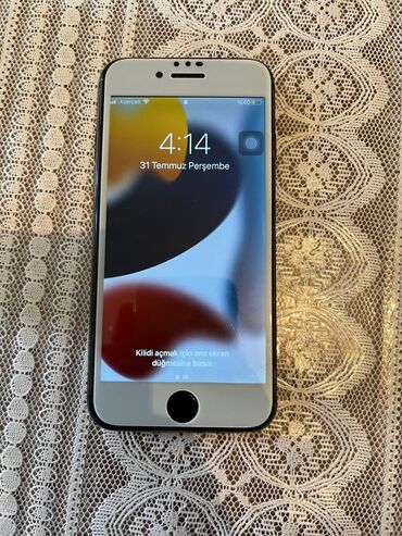 ayfon 7 32: IPhone 7, 128 GB, Qara, Qırıq, Barmaq izi