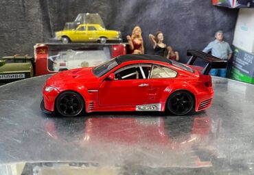 Avtomobil modelləri: Коллекционная модель BMW M3 E92 GT2 Red 2009 UNI Fortune Scale 1:32 — 1