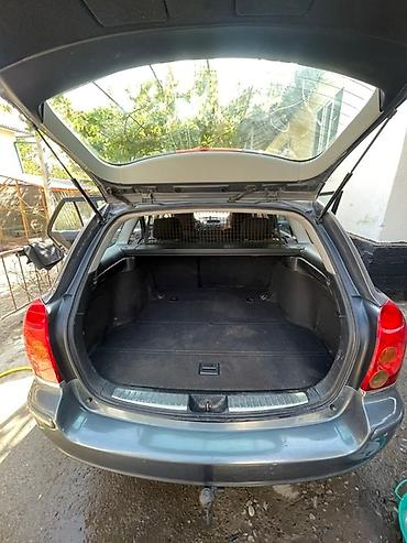 7 местные: Toyota Avensis: 2005 г., 2 л, Механика, Бензин, Универсал — 9