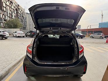 электромо: Toyota Prius C: 2019 г., 1.5 л, Автомат, Гибрид, Хэтчбэк — 8