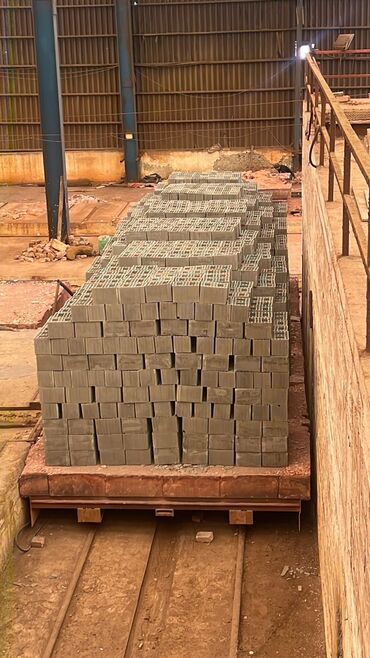 Kərpiclər: Kərpiclər — 11