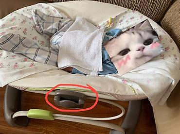 кресло качеля: Детский шезлонг-качалка - Бренд Mothercare, очень комфортный — 1
