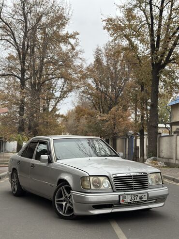 жабры на капот: Mercedes-Benz E-Class: 1993 г., 3.2 л, Автомат, Бензин, Седан