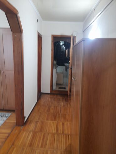 сдаётся квартира рядом рынок дордой: 1 бөлмө, Менчик ээси, Чогуу жашоосу жок, Толугу менен эмереги бар