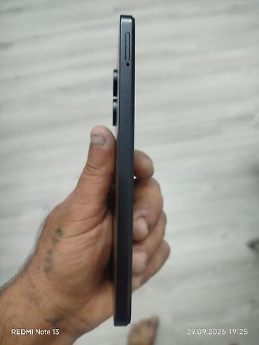 Мобильные телефоны: Məhsul: Ağıllı telefon (qara rəng) redmi 13C Xüsusiyyətlər: - Korpus — 3