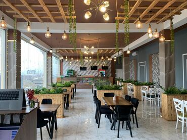Restoran, kafelər: Hazır restoran satılır. Hal hazırda fəaliyyətdədir. Yeri tam — 7
