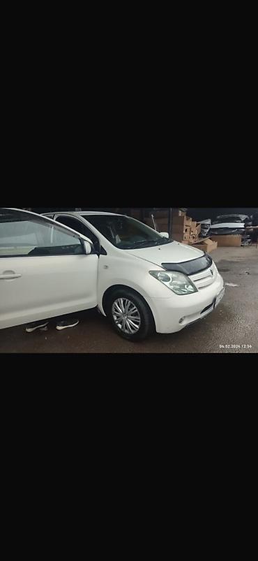 Toyota Ist: 2005 г., 1.3 л, Автомат, Бензин, Хэтчбэк