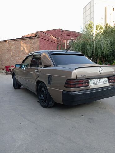 Mercedes-Benz: Mercedes-Benz 190: 2 l | 1989 il Sedan — 6