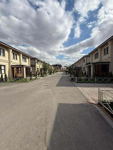 Долгосрочная аренда домов: 260 м², 6 комнат — 2