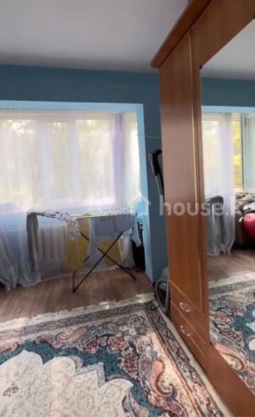 сдается 2 комнатная квартира город ош: 2 комнаты, 43 м², 104 серия, 2 этаж, Старый ремонт