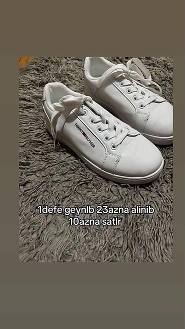 gumuş kişi sepi: Qadın və uşaq ayaqqabıları paketi 1) Qara slayd sandal – üstü — 2
