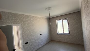 Həyət evləri və villaların satışı: Satılır: həyət evi - Ümumi təsvir: Hündür hasarla əhatələnmiş, dəmir — 8