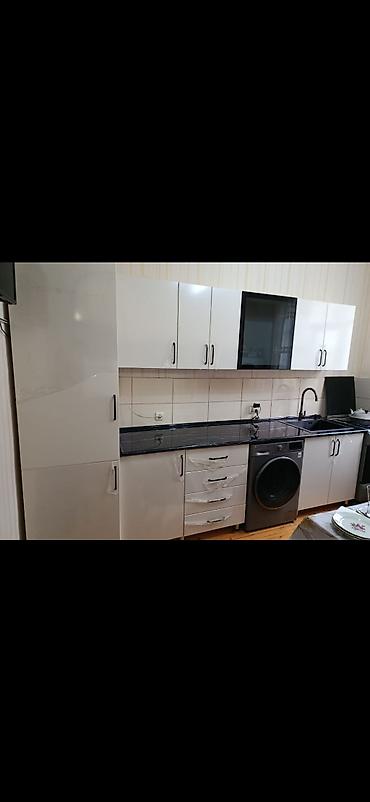çarpayl: Mebel dəsti – qızılı detallı qara və ağ dizayn Tərkib: - 4 qapılı — 9