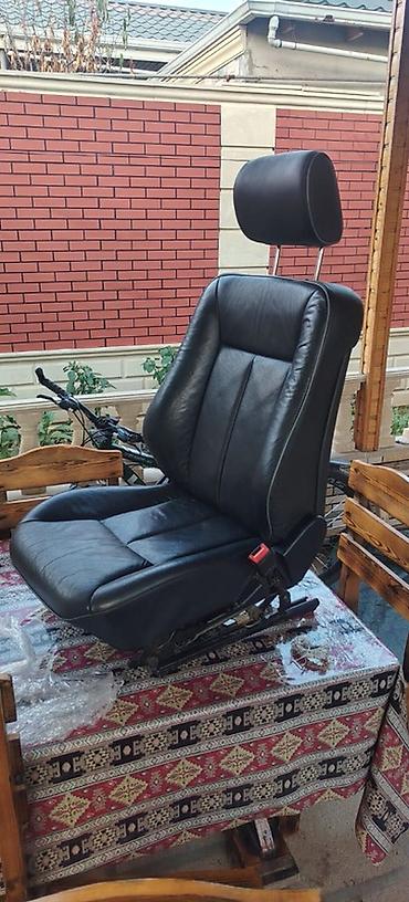 Oturacaqlar: Avtomobil ön oturacağı – dəri üzlüklü, qara rəng Xüsusiyyətlər: - — 2