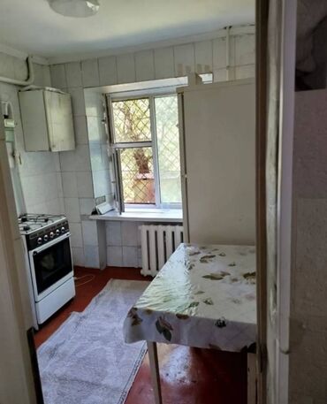 сдаю дом на длительный срок рядом просп жибек жолу бишкек: 2 комнаты, Агентство недвижимости, Без подселения, С мебелью полностью, С мебелью частично