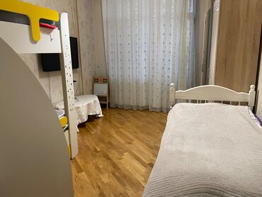 Uzunmüddətli kirayə mənzillər: Mənzilin sahibiyəm. Mənzil Azadlıq metosuna yaxın yerdə yerləşir — 14