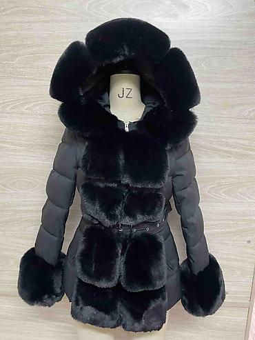 nike react patike: Ženska zimska jakna sa bogatim krznom S, M, L, XL - Model: strukirana — 1