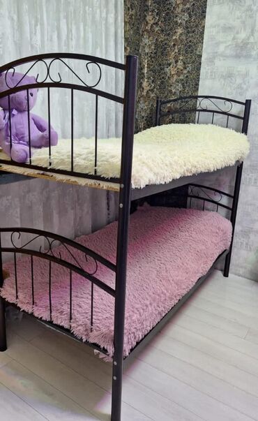 Для девочки и мальчика, Кровать