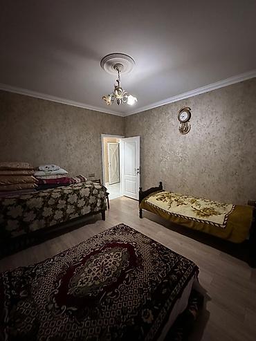 Həyət evləri və villaların satışı: Satılır: sexsi həyət evi5 sot,140 kvadratli genis 4 otaqli. - — 10