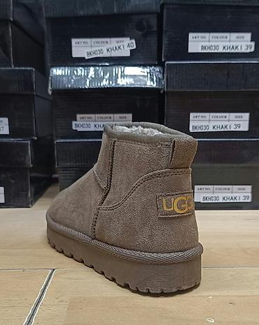 moon boot snizenje: Ugg Kratke 
36 do 41, 
cena 3000 dinara
PS✨ — 2