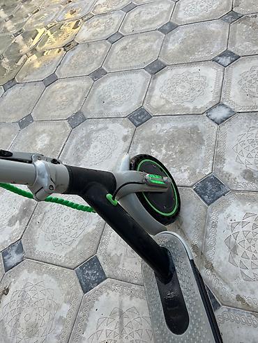 Elektrik nəqliyyatı: İşlənmiş Elektrik samokat 12", 251 - 350 Vt, 26 - 35 km/s, Ünvandan götürmə — 5