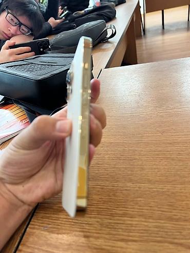 Apple iPhone: IPhone 13 Pro, Золотой — 7