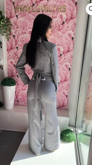 Kostimi: M, Poliester, Jednobojni, bоја - Siva na lalafo.rs — 2 Kostimi: M, Poliester, Jednobojni, bоја - Siva — 2