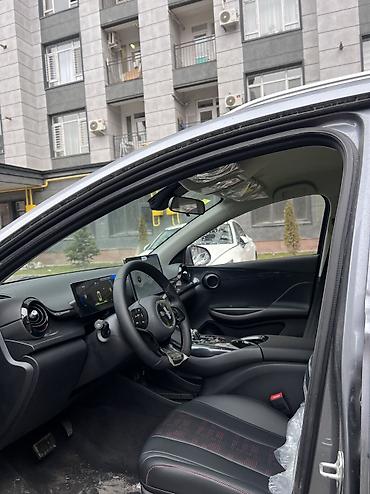 BYD: BYD E2: 2025 г., Электромобиль — 7