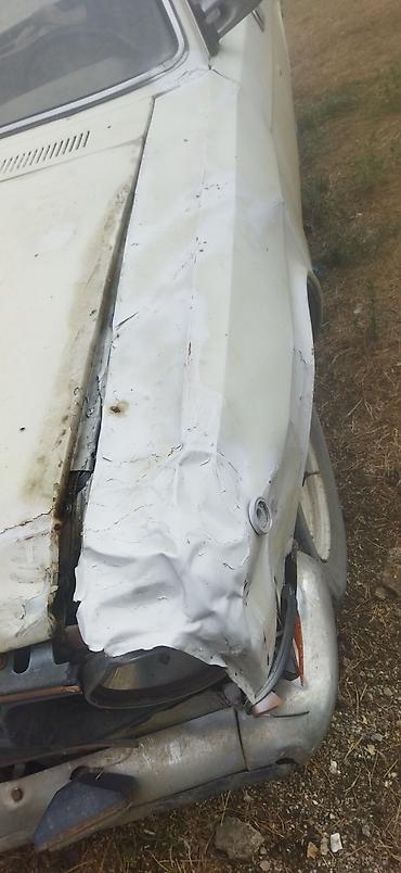 top az masin: Model: QAZ-24 Volqa sedan (ağ rəng) Kuzov: 4 qapılı, klassik xrom — 8