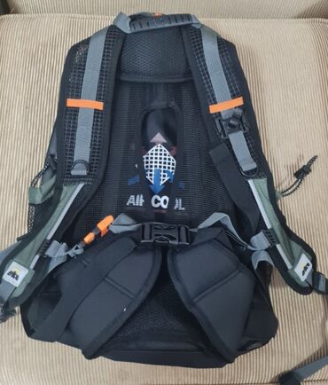 Sportske torbe i rančevi: Ergonosmski Juboury ranac torba zeleni i crveni Cena 1750din Opis — 4