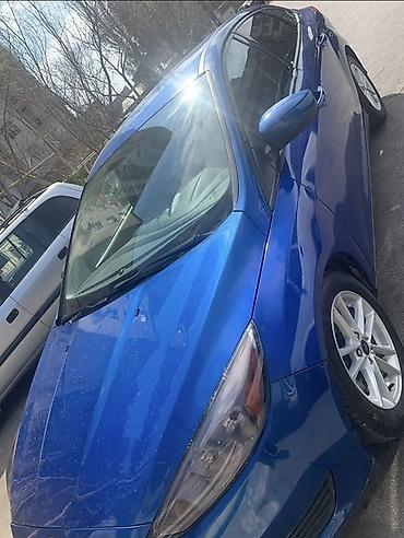 Avtomobil satışı: Ford Focus sedan – mavi rəng, 4 qapı, 5 yerlik. Texniki və avadanlıq — 2